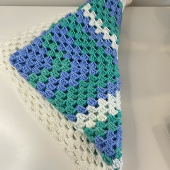Hand Crochet Granny Square Baby Afghan White Pastel Blue & Teal 38.5'' x 40.5'' - Picture 5 of 7